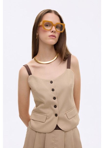 Kontrast Askılı Düğmeli Cep Detaylı Bluz Bej indirimleri