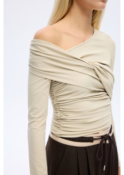 Drapeli Asimetrik Düğümlü Bluz Bej modelleri
