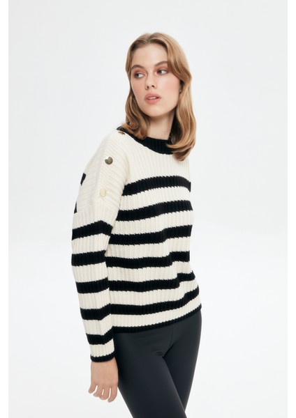 Omzu Düğmeli Çizgili Kazak Siyah