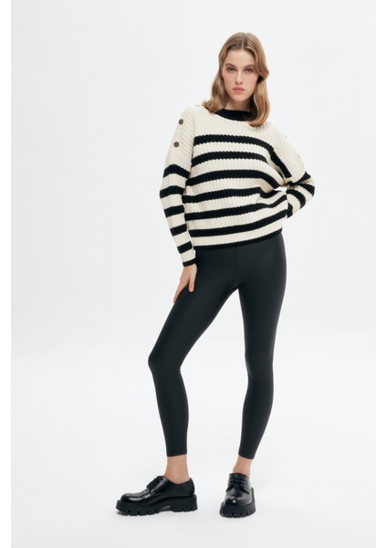 Omzu Düğmeli Çizgili Kazak Siyah