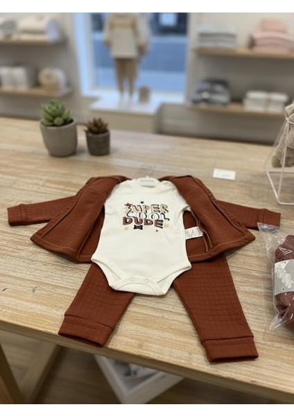 Erkek Bebek 3’lü Takım Kahverengi – “super Cool Dude” Baskılı fiyatları