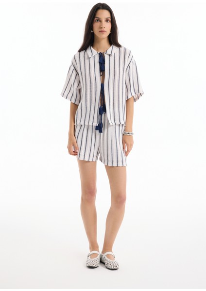 Beli Lastikli Ince Çizgili Şort Ekru