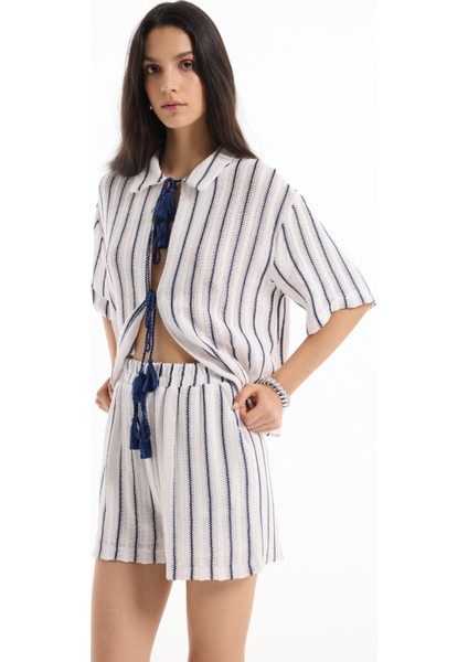 Beli Lastikli Ince Çizgili Şort Ekru