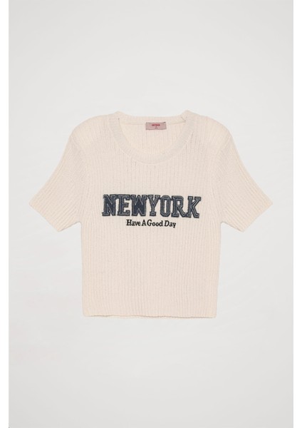New York Baskılı Crop Triko Ekru