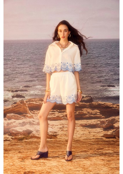 Nakış Detaylı Beli Lastikli Mini Şort Ekru indirimleri