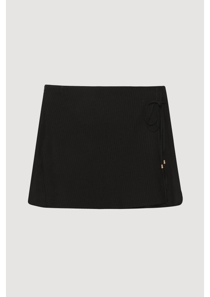 Dokulu Bağcık Detaylı Şort Etek Siyah