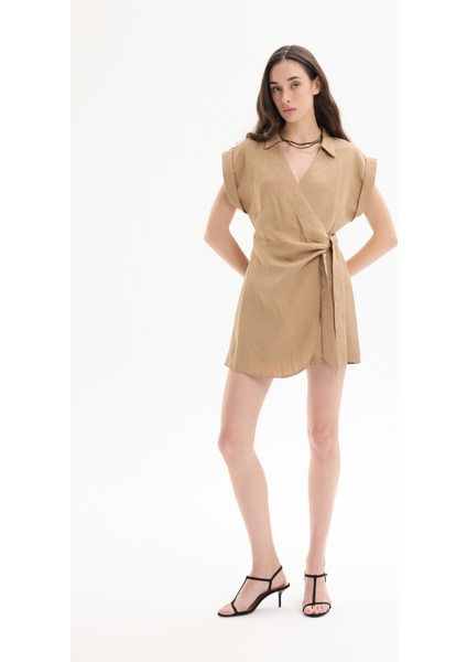 Kruvaze Yaka Beli Bağlamalı Şort Tulum Kahverengi