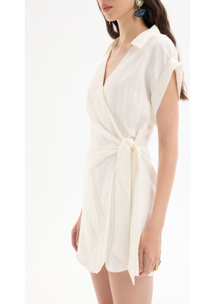 Kruvaze Yaka Beli Bağlamalı Şort Tulum Ekru