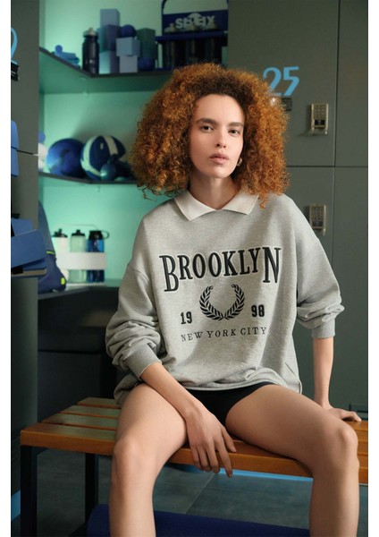 Nakışlı Bebe Yaka Sweatshirt Gri