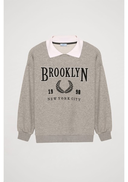 Nakışlı Bebe Yaka Sweatshirt Gri