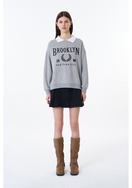 Nakışlı Bebe Yaka Sweatshirt Gri