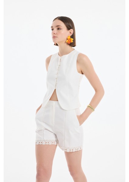 Dantel Şeritli Mini Şort Ekru