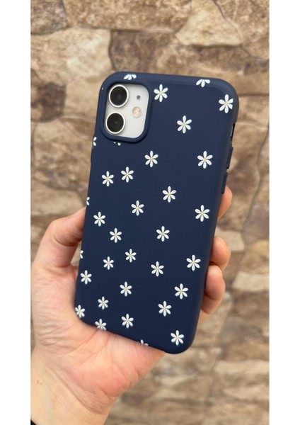 Iphone 11 Uyumlu Mini Papatya Desenli Silikon Darbe Emici Klasik Korumalı Rubber Kılıf 277 fırsatları