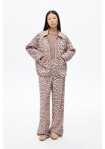 Leopar Desenli Kontrast Yaka Kapitone Ceket Kahverengi fiyatları