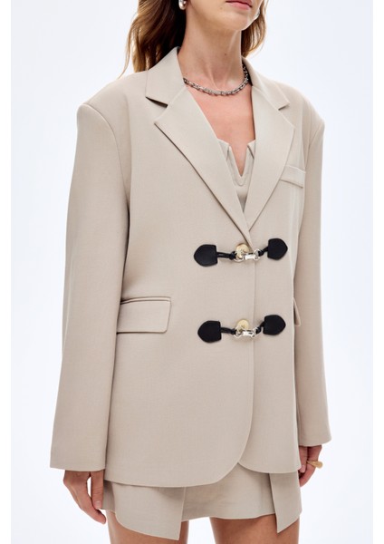 Toka Aksesuarlı Oversize Blazer Ceket Bej fırsatları