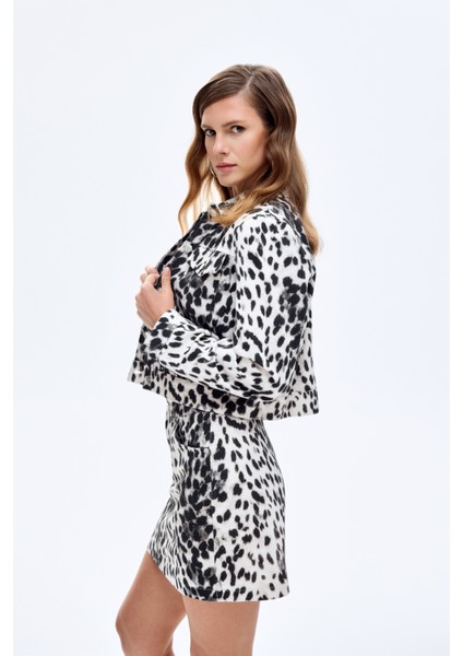 Leopar Desenli Gömlek Yaka Kısa Ceket Siyah indirimleri
