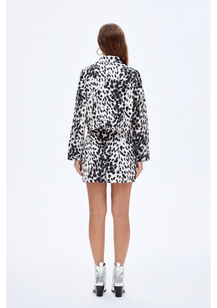 Leopar Desenli Gömlek Yaka Kısa Ceket Siyah