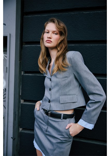 Kumaş Garnili Cep Detaylı Crop Blazer Ceket Gri
