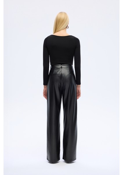 Halka Aksesuarlı Uzun Kollu Bodysuit Siyah