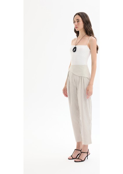 Asimetrik Bel Detaylı Çizgili Pantolon Bej