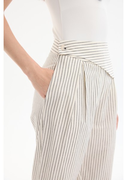 Asimetrik Bel Detaylı Çizgili Pantolon Bej