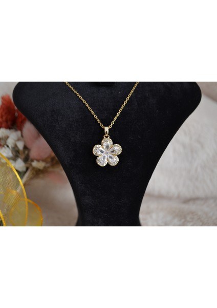 Şık Zirkon Taş Tasarımıyla Çelik Kolye fiyatları