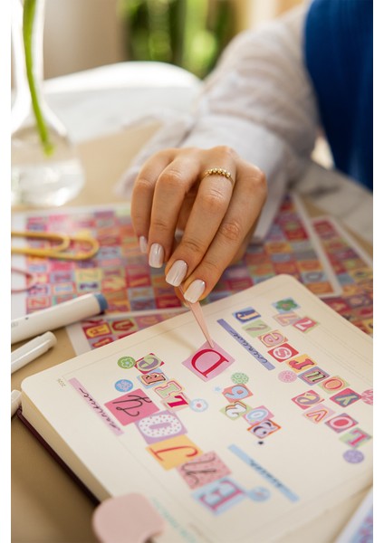 A5 18 Yaprak Harf Sticker Defteri – Alfabe, Rakam ve Noktalama Işaretleri Seti modelleri