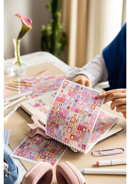 A5 18 Yaprak Harf Sticker Defteri – Alfabe, Rakam ve Noktalama Işaretleri Seti indirimleri