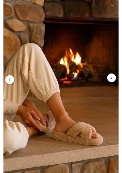 Kadın Peluş Ev Terliği – Şömine Serisi, Çapraz Bantlı, Ultra Yumuşak Konfor Taban