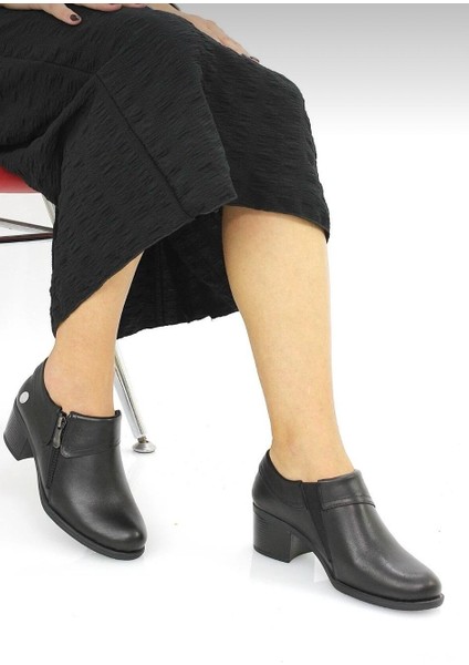 D25KA-3725 Siyah Hakiki Deri Tam Ortopedik Kadın Casual Günlük Ayakkabı