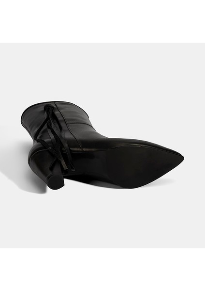 Kadın Siyah Püskül Detaylı Topuklu Deri Bot fırsatları