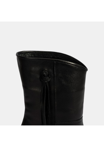 Kadın Siyah Püskül Detaylı Topuklu Deri Bot