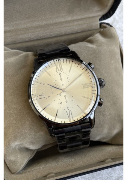 Siyah Renk Göz Kamaştıran Erkek Kol Saatleriyle Tarzınızı Tamamlayın!