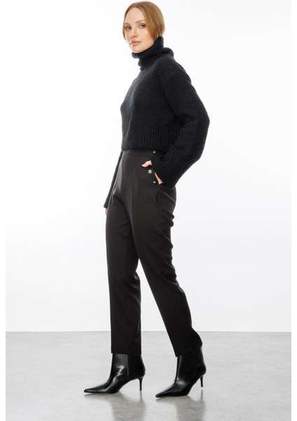 Düğme Detaylı Yüksek Bel Pantolon-Siyah