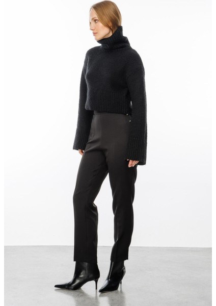 Düğme Detaylı Yüksek Bel Pantolon-Siyah fırsatları