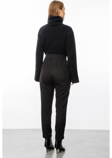 Düğme Detaylı Yüksek Bel Pantolon-Siyah