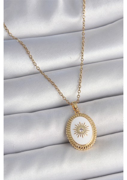 316L Çelik Gold Renk Zincir Beyaz Mineli Güneş Işlemeli Zirkon Taş Detaylı Madalyon Model Kadın Kolye - TJ-BKO10055