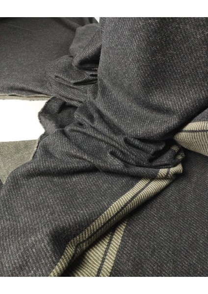 Siyah Üzeri Haki Geçişli Pano Jakarlı Örme Kumaş (En 145 cm x Boy 330 Cm)