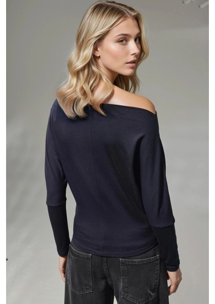 Kadın Asimetrik Yaka Uzun Kollu Esnek Örme Tişört Lacivert fırsatları