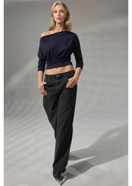 Kadın Asimetrik Yaka Uzun Kollu Esnek Örme Tişört Lacivert indirimleri