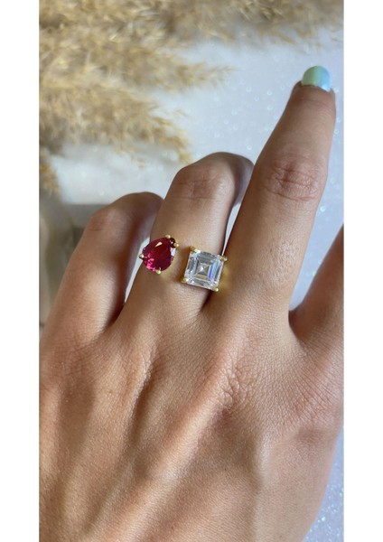 Altın Kaplama Kırmızı Damla Beyaz Kare Model Kibar ve Zarif 925 Ayar Gümüş Yüzük fiyatları