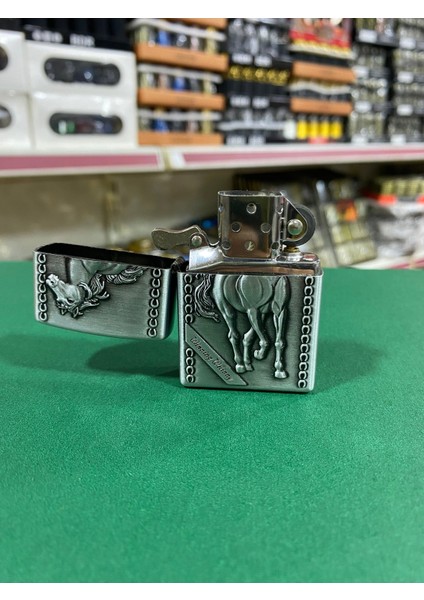 At Figürlü Metal Benzinli Çakmak fiyatları