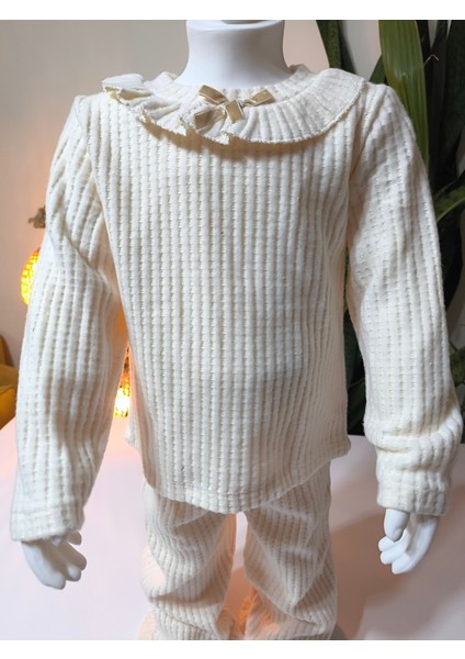 Kız Bebek Montlu Üçlü Takım (Omuzdan Çıtçıtlısweatshirt+ Mont +Pantolon)