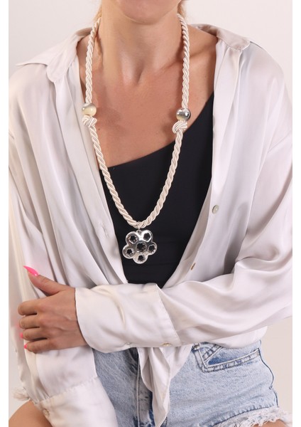 Pınkmark Kadın Gümüş Çiçek Detaylı Ekru 65CM Uzunluk Kolye PMKLY25510