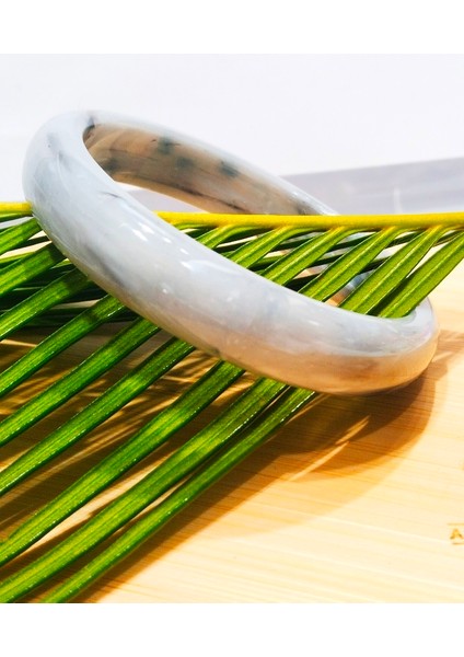 Kemik Renkli Şık Mika Bileklik modelleri