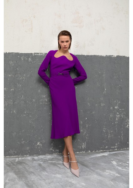 Yaka Detaylı Kemerli Elbise 26W40884 fırsatları