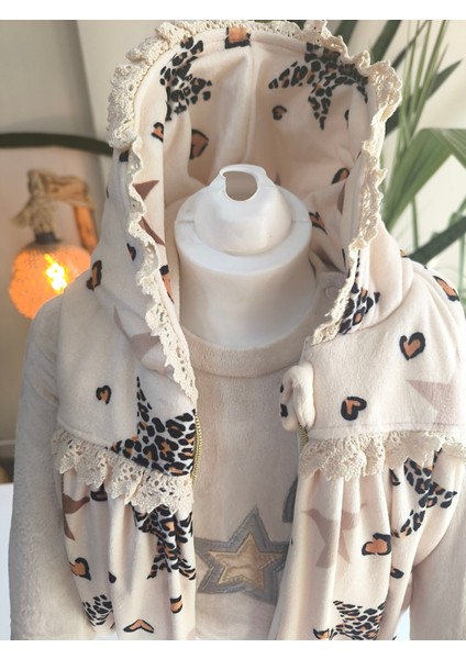 Kız Bebek Leoparlı Kadife Üçlü Takım ( Çıtçıtlısweatshirt+Kadifeyelek+Pantolon)