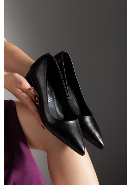 Kadın Hakiki Deri Siyah Sivri Burun Özel Tasarım Klasik Topuklu Ayakkabı fiyatları