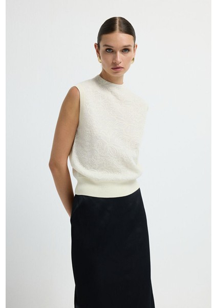 Kolsuz Desenli Triko Bluz Kemik 11545373000