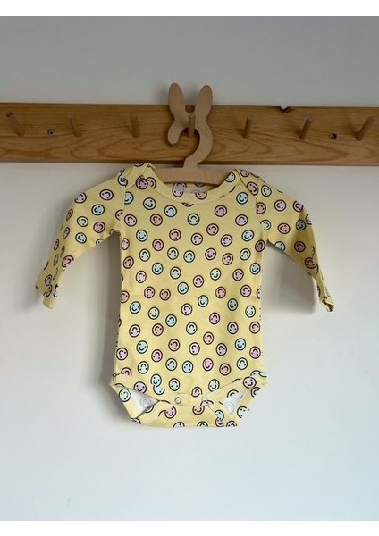 Gülen Yüz Sarı %100 Organik Pamuklu Unisex Bebek Body Zıbın